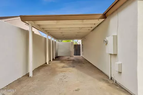 Exterior - 4560 E Sunrise Dr, Phoenix, AZ 85044 photo 2 of 9