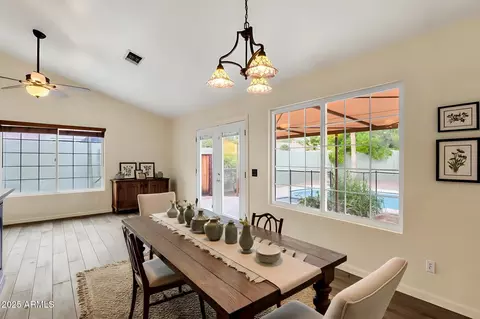 Dining - 4560 E Sunrise Dr, Phoenix, AZ 85044 photo 2 of 2