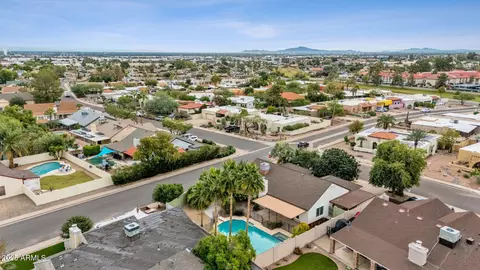 View/Area - 4560 E Sunrise Dr, Phoenix, AZ 85044 photo 10 of 13