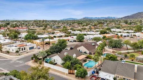 View/Area - 4560 E Sunrise Dr, Phoenix, AZ 85044 photo 7 of 13