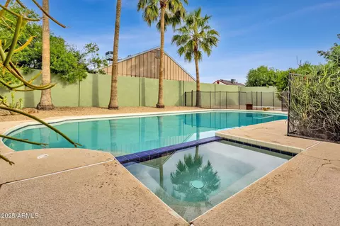 Exterior - 4560 E Sunrise Dr, Phoenix, AZ 85044 photo 5 of 9