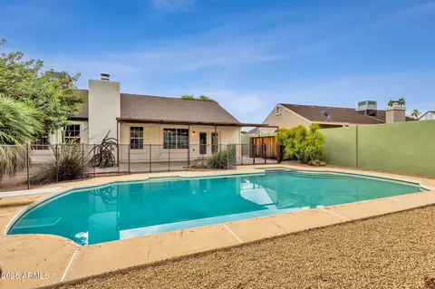 Exterior - 4560 E Sunrise Dr, Phoenix, AZ 85044 photo 7 of 9