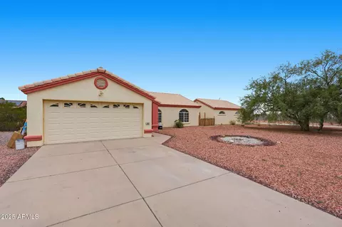 9561 W Hartigan Ln, Arizona City, AZ 85123