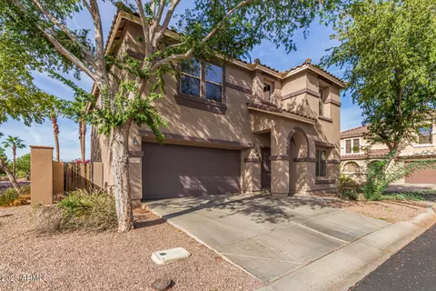 Exterior - 1096 E Parkview Ct, Gilbert, AZ 85295 photo 3 of 9