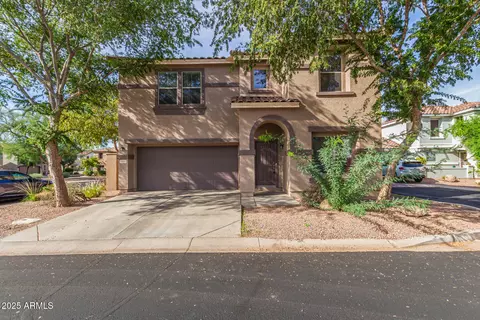 1096 E Parkview Ct, Gilbert, AZ 85295