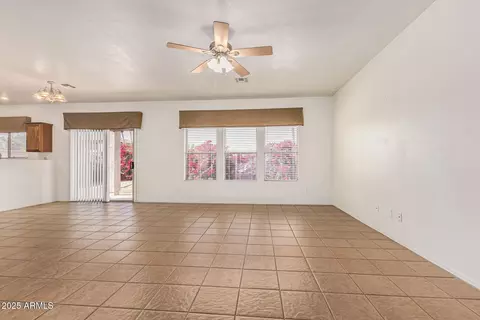 Living - 1096 E Parkview Ct, Gilbert, AZ 85295 photo 4 of 10