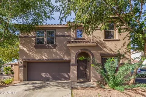 Exterior - 1096 E Parkview Ct, Gilbert, AZ 85295 photo 2 of 9
