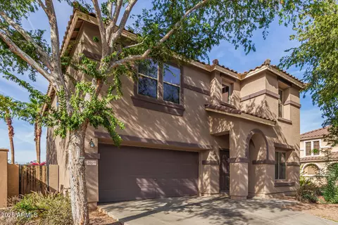 Exterior - 1096 E Parkview Ct, Gilbert, AZ 85295 photo 4 of 9