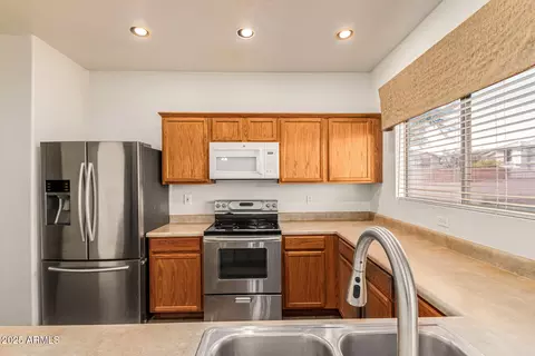 Kitchen - 1096 E Parkview Ct, Gilbert, AZ 85295 photo 3 of 3