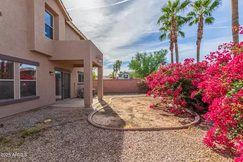 Exterior - 1096 E Parkview Ct, Gilbert, AZ 85295 photo 9 of 9