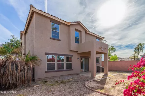 Exterior - 1096 E Parkview Ct, Gilbert, AZ 85295 photo 8 of 9