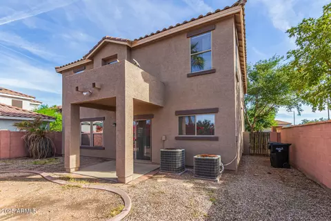 Exterior - 1096 E Parkview Ct, Gilbert, AZ 85295 photo 7 of 9