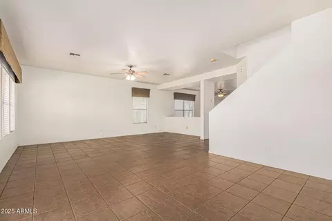 Living - 1096 E Parkview Ct, Gilbert, AZ 85295 photo 6 of 10