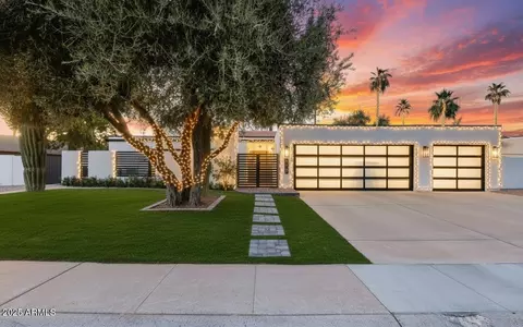 8618 E Via De Encanto --, Scottsdale, AZ 85258