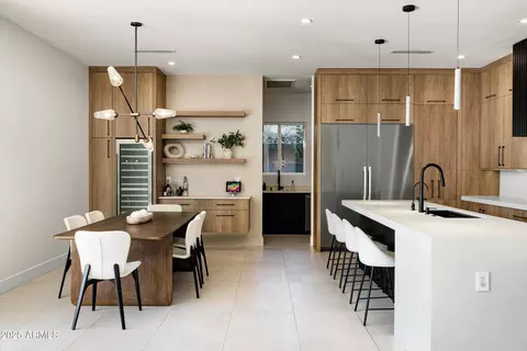 Dining - 3721 E Piccadilly Rd, Phoenix, AZ 85018 photo 1 of 2