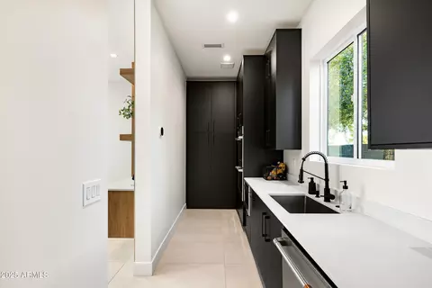 Entry Way - 3721 E Piccadilly Rd, Phoenix, AZ 85018 photo 1 of 1