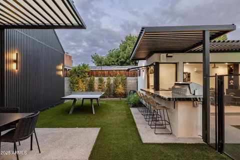 Exterior - 3721 E Piccadilly Rd, Phoenix, AZ 85018 photo 12 of 12