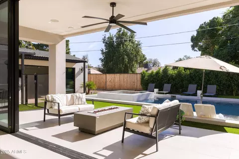 Exterior - 3721 E Piccadilly Rd, Phoenix, AZ 85018 photo 4 of 12