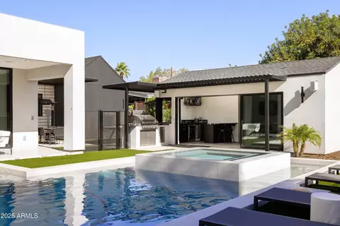 Exterior - 3721 E Piccadilly Rd, Phoenix, AZ 85018 photo 8 of 12