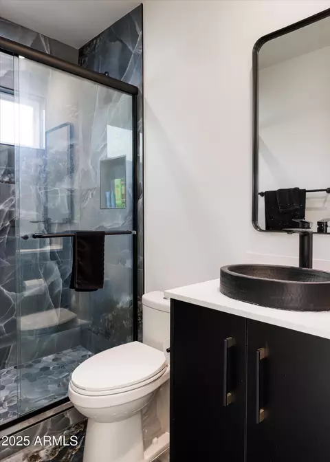 Bath - 3721 E Piccadilly Rd, Phoenix, AZ 85018 photo 8 of 8