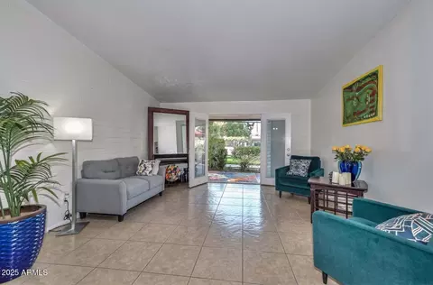 Living - 3505 E Campbell Ave #6, Phoenix, AZ 85018 photo 1 of 2