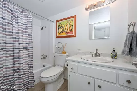 Bath - 3505 E Campbell Ave #6, Phoenix, AZ 85018 photo 1 of 2