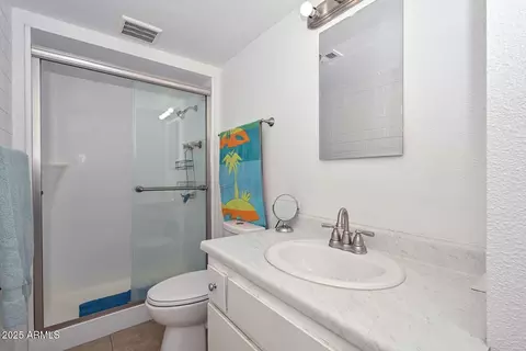 Bath - 3505 E Campbell Ave #6, Phoenix, AZ 85018 photo 2 of 2