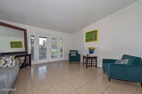 Living - 3505 E Campbell Ave #6, Phoenix, AZ 85018 photo 2 of 2