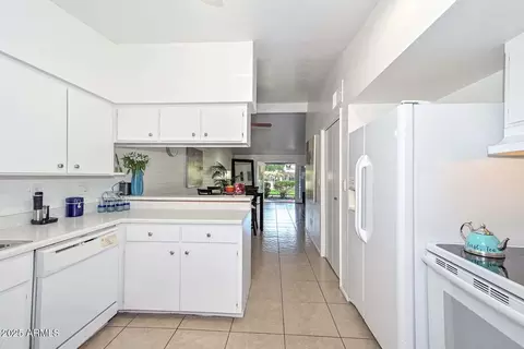 Kitchen - 3505 E Campbell Ave #6, Phoenix, AZ 85018 photo 3 of 3