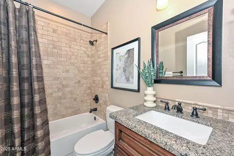 Bath - 4208 E Sandra Ter, Phoenix, AZ 85032 photo 8 of 8