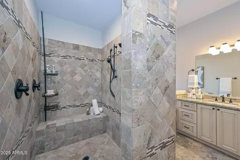 Bath - 4208 E Sandra Ter, Phoenix, AZ 85032 photo 7 of 8