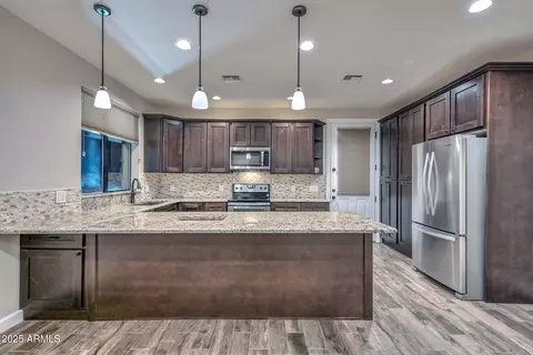 Kitchen - 4208 E Sandra Ter, Phoenix, AZ 85032 photo 3 of 5
