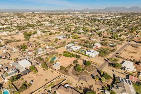 View/Area - 4208 E Sandra Ter, Phoenix, AZ 85032 photo 14 of 16