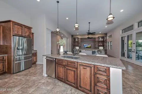 Kitchen - 4208 E Sandra Ter, Phoenix, AZ 85032 photo 5 of 5