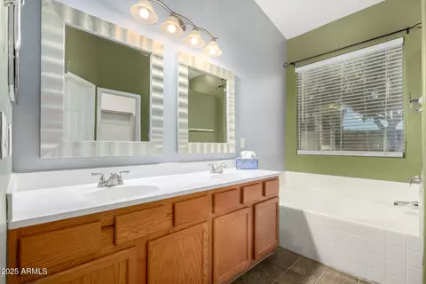 Bath - 4452 E Moreno Ct, Gilbert, AZ 85297 photo 1 of 2