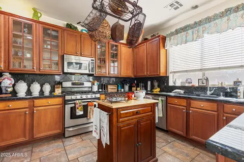 Kitchen - 2821 E Nunneley Rd, Gilbert, AZ 85296 photo 2 of 4