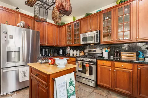 Kitchen - 2821 E Nunneley Rd, Gilbert, AZ 85296 photo 4 of 4