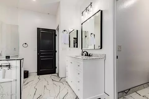 Bath - 3066 E Agritopia Loop, Gilbert, AZ 85296 photo 3 of 5