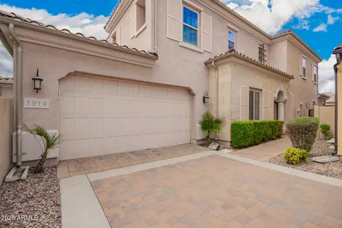 1914 W Grand Canyon Dr, Chandler, AZ 85248