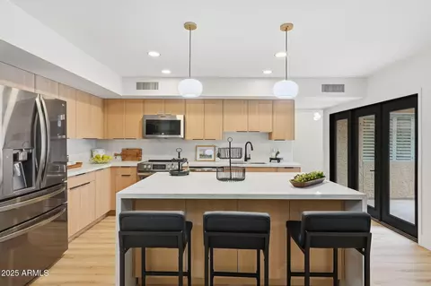 8171 E Del Caverna Dr, Scottsdale, AZ 85258