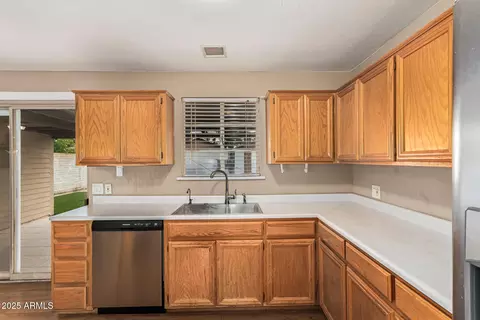 Kitchen - 9011 N 3rd Dr, Phoenix, AZ 85021 photo 3 of 3