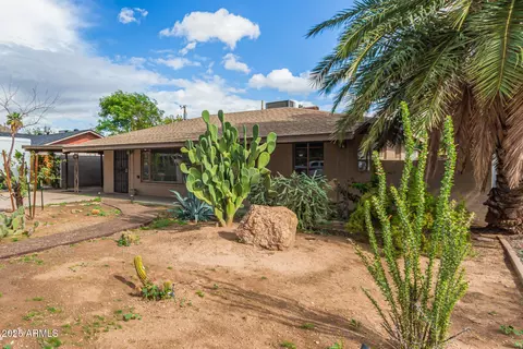 Exterior - 9011 N 3rd Dr, Phoenix, AZ 85021 photo 6 of 7