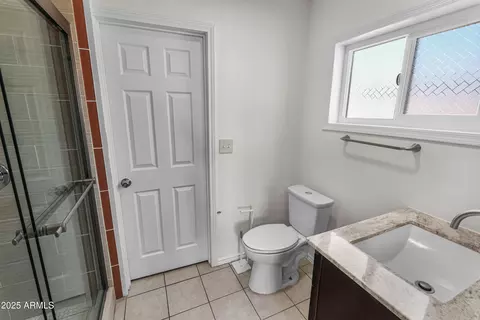 Bath - 4714 N 23rd Ave, Phoenix, AZ 85015 photo 1 of 2
