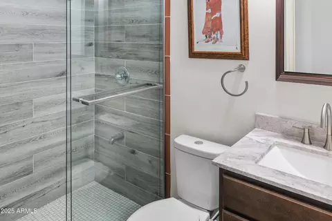 Bath - 4714 N 23rd Ave, Phoenix, AZ 85015 photo 2 of 2