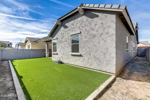 Exterior - 2661 S Olympic Dr, Gilbert, AZ 85295 photo 10 of 21