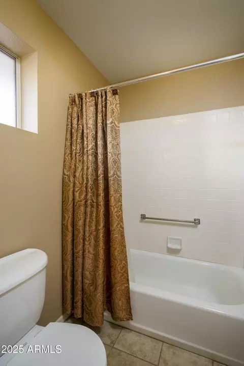 Bath - 7744 E Navarro Ave E, Mesa, AZ 85209 photo 2 of 3