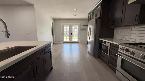 Entry Way - 3733 E Charter Oak Rd, Phoenix, AZ 85032 photo 1 of 2