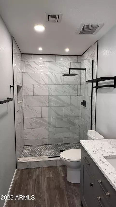 Bath - 3733 E Charter Oak Rd, Phoenix, AZ 85032 photo 4 of 4
