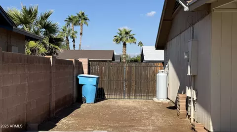 Exterior - 3733 E Charter Oak Rd, Phoenix, AZ 85032 photo 5 of 9