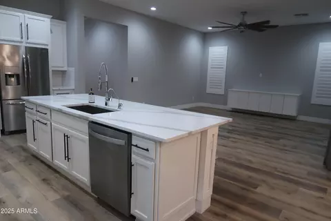 Other - 2852 E Robin Ln E, Phoenix, AZ 85050 photo 4 of 27